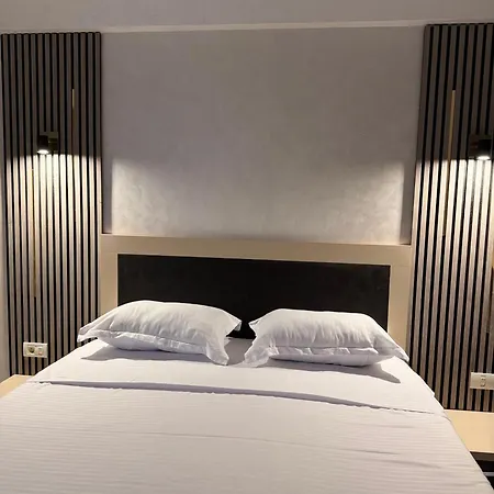 Elegance * Mamaia