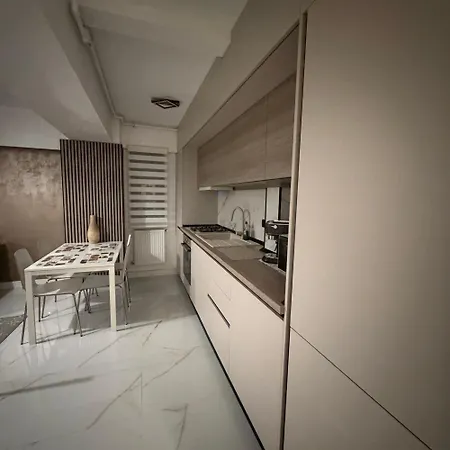 Elegance * Mamaia